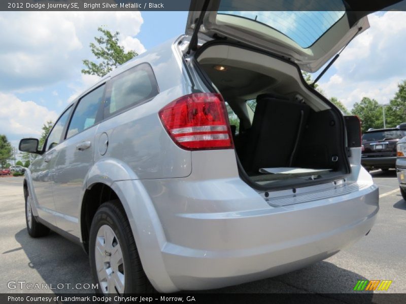 Bright Silver Metallic / Black 2012 Dodge Journey SE