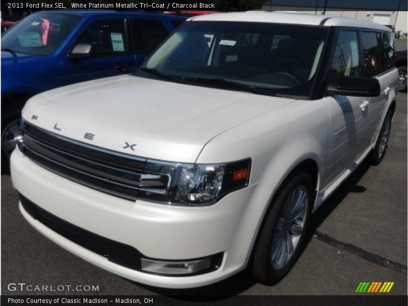 White Platinum Metallic Tri-Coat / Charcoal Black 2013 Ford Flex SEL