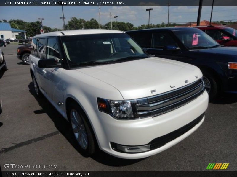 White Platinum Metallic Tri-Coat / Charcoal Black 2013 Ford Flex SEL