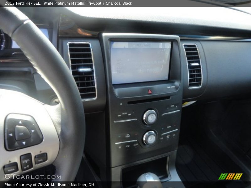 White Platinum Metallic Tri-Coat / Charcoal Black 2013 Ford Flex SEL