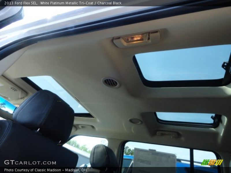 White Platinum Metallic Tri-Coat / Charcoal Black 2013 Ford Flex SEL