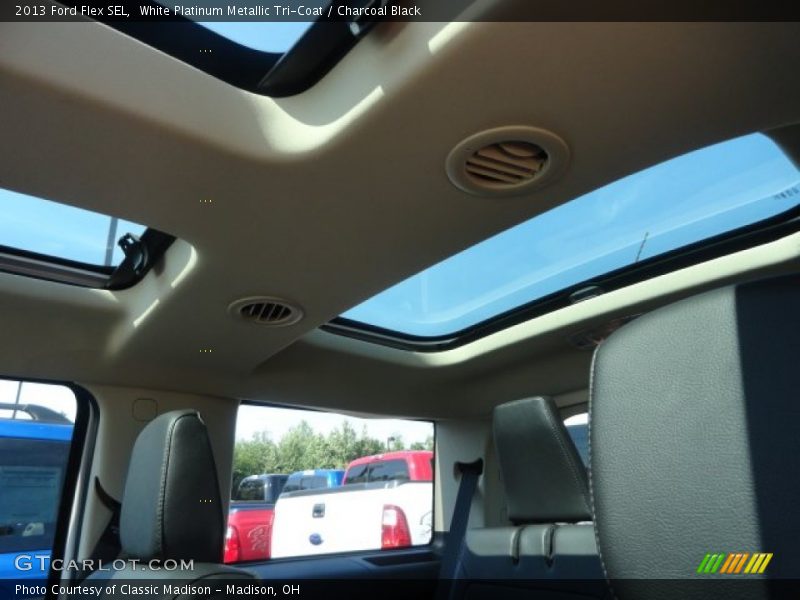White Platinum Metallic Tri-Coat / Charcoal Black 2013 Ford Flex SEL
