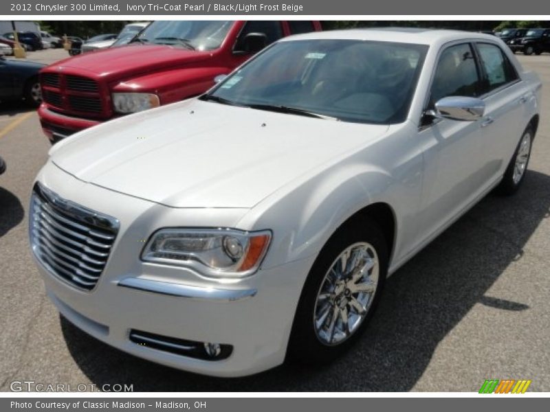 Front 3/4 View of 2012 300 Limited