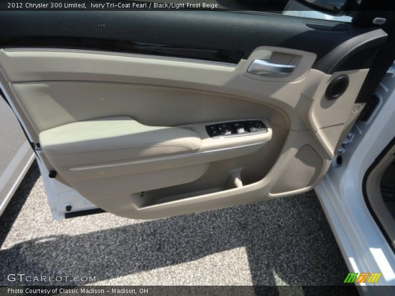 Ivory Tri-Coat Pearl / Black/Light Frost Beige 2012 Chrysler 300 Limited