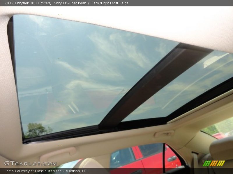 Ivory Tri-Coat Pearl / Black/Light Frost Beige 2012 Chrysler 300 Limited