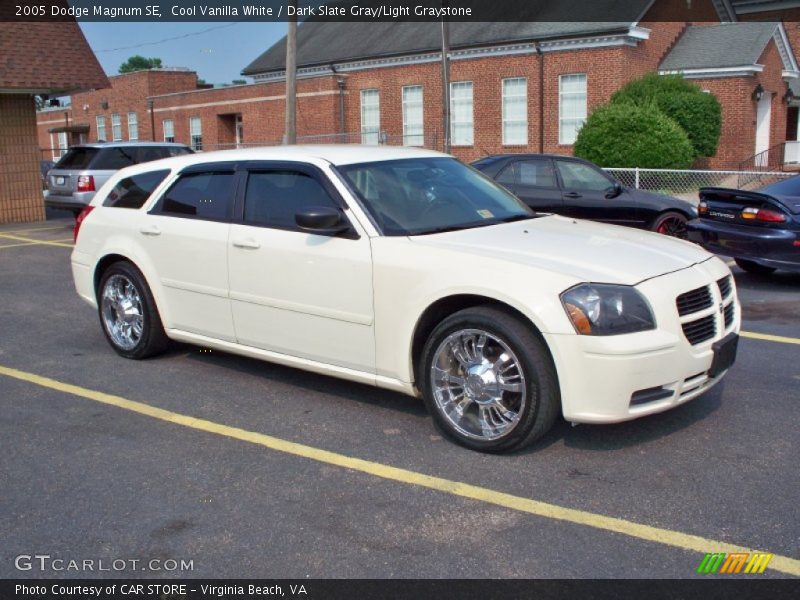 Cool Vanilla White / Dark Slate Gray/Light Graystone 2005 Dodge Magnum SE