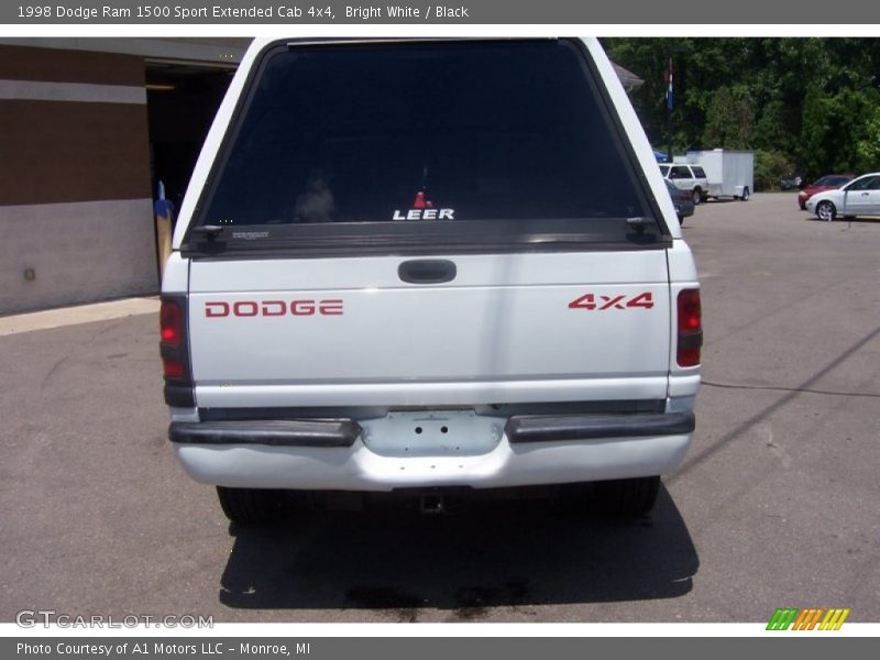 Bright White / Black 1998 Dodge Ram 1500 Sport Extended Cab 4x4