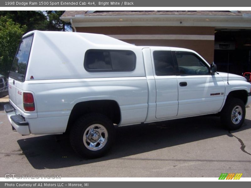 Bright White / Black 1998 Dodge Ram 1500 Sport Extended Cab 4x4