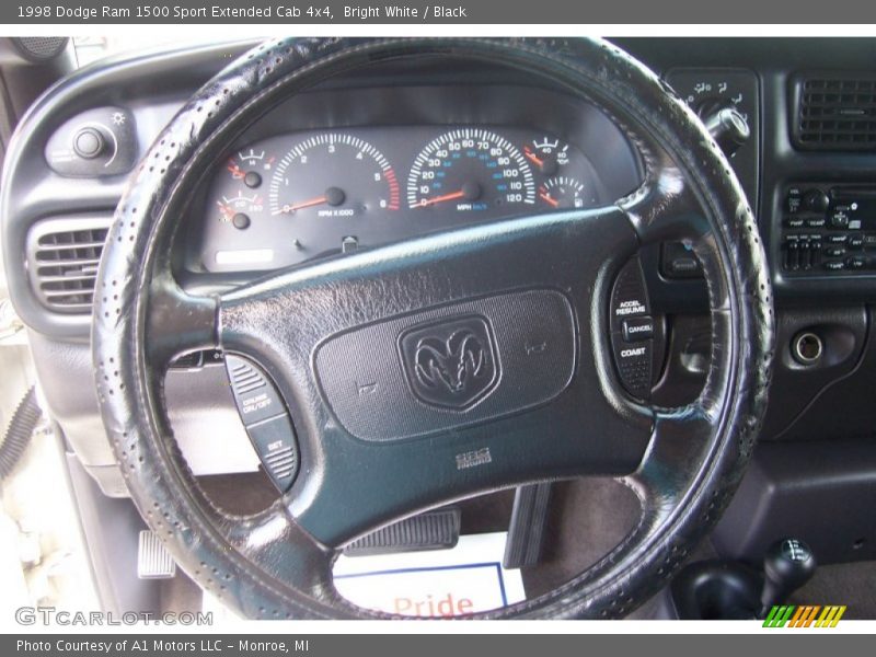Bright White / Black 1998 Dodge Ram 1500 Sport Extended Cab 4x4