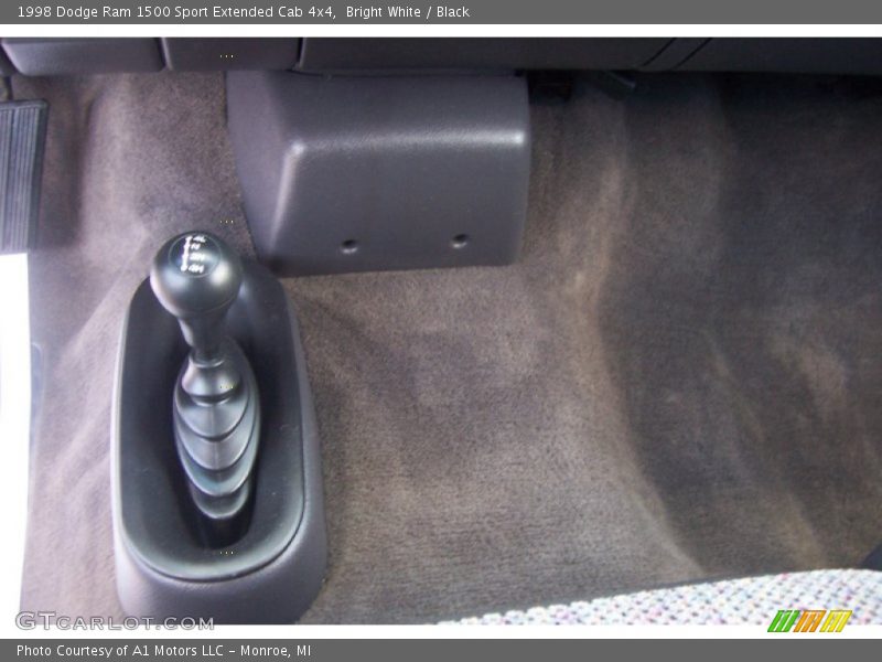 Bright White / Black 1998 Dodge Ram 1500 Sport Extended Cab 4x4