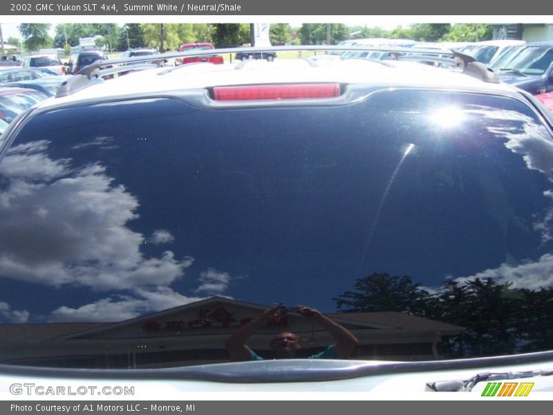 Summit White / Neutral/Shale 2002 GMC Yukon SLT 4x4