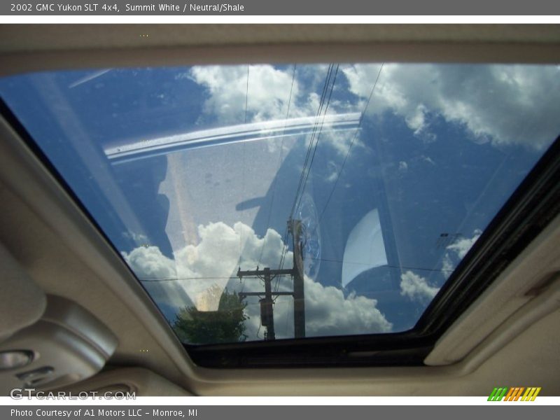 Summit White / Neutral/Shale 2002 GMC Yukon SLT 4x4