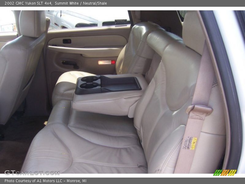 Summit White / Neutral/Shale 2002 GMC Yukon SLT 4x4