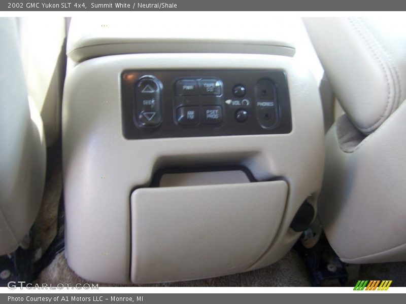 Summit White / Neutral/Shale 2002 GMC Yukon SLT 4x4