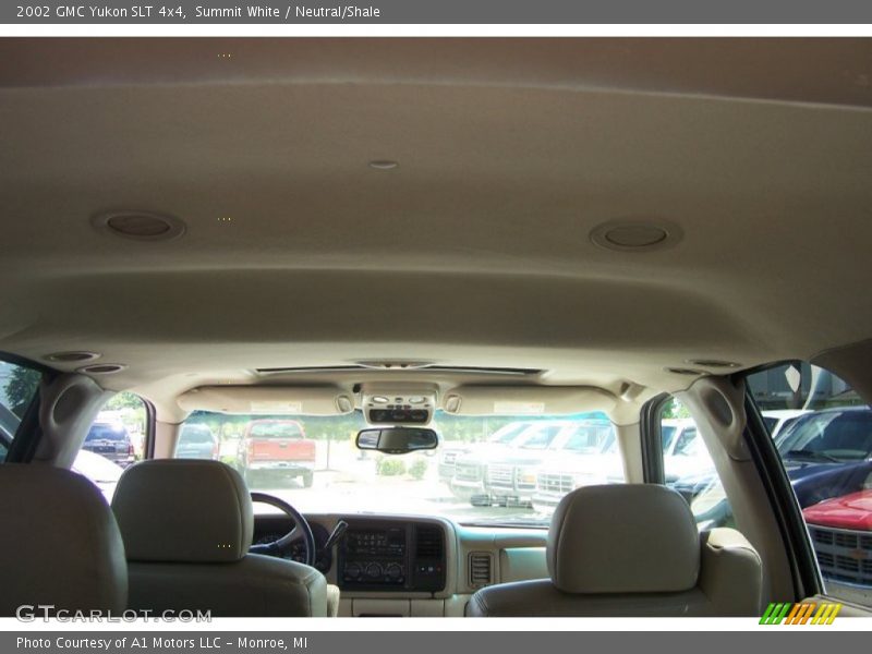Summit White / Neutral/Shale 2002 GMC Yukon SLT 4x4