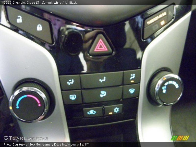 Summit White / Jet Black 2012 Chevrolet Cruze LT