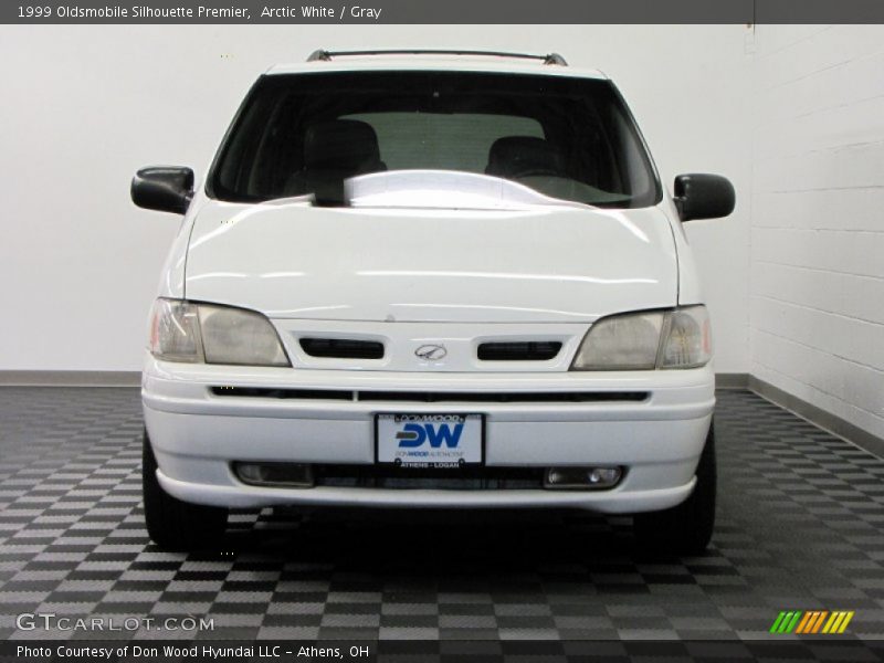Arctic White / Gray 1999 Oldsmobile Silhouette Premier