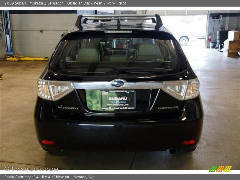 Obsidian Black Pearl / Ivory Tricot 2009 Subaru Impreza 2.5i Wagon
