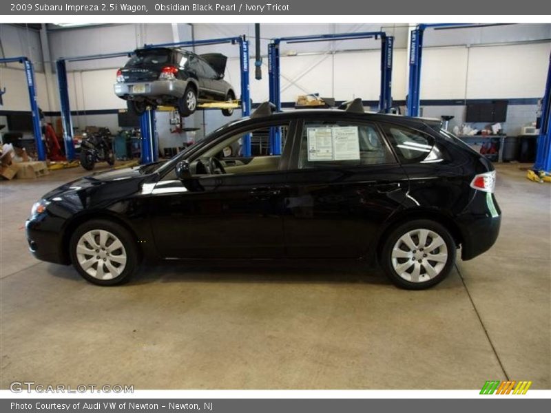 Obsidian Black Pearl / Ivory Tricot 2009 Subaru Impreza 2.5i Wagon