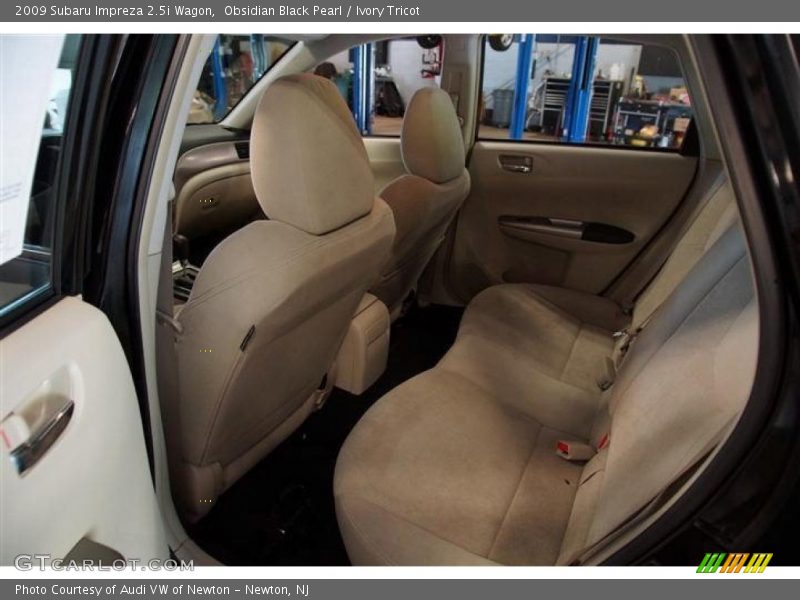 Obsidian Black Pearl / Ivory Tricot 2009 Subaru Impreza 2.5i Wagon