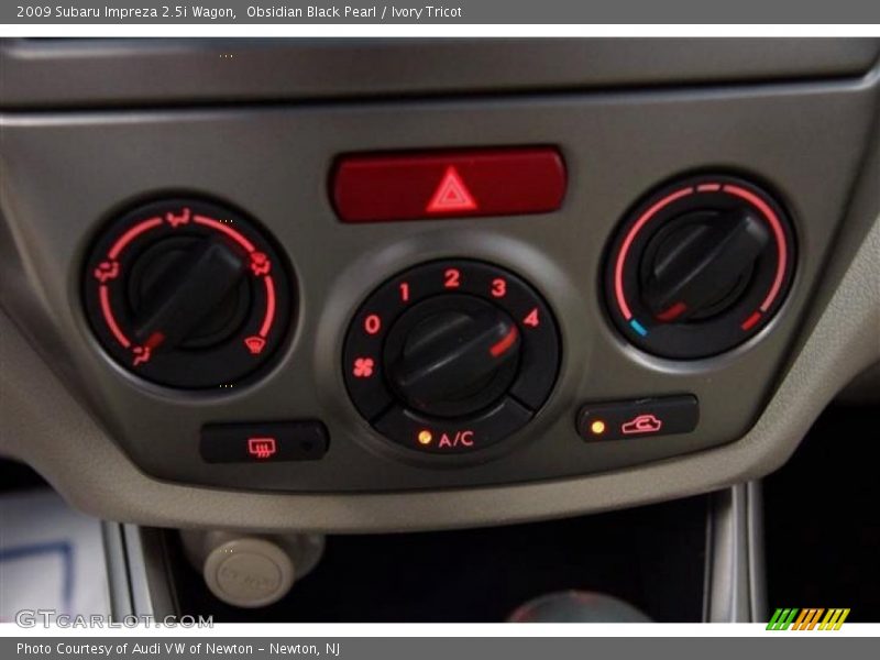Obsidian Black Pearl / Ivory Tricot 2009 Subaru Impreza 2.5i Wagon