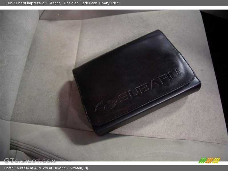 Obsidian Black Pearl / Ivory Tricot 2009 Subaru Impreza 2.5i Wagon