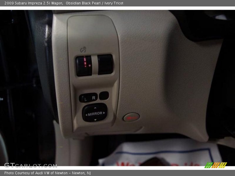 Obsidian Black Pearl / Ivory Tricot 2009 Subaru Impreza 2.5i Wagon