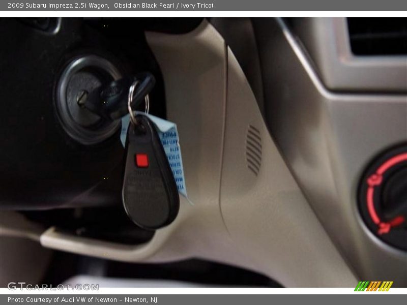 Obsidian Black Pearl / Ivory Tricot 2009 Subaru Impreza 2.5i Wagon