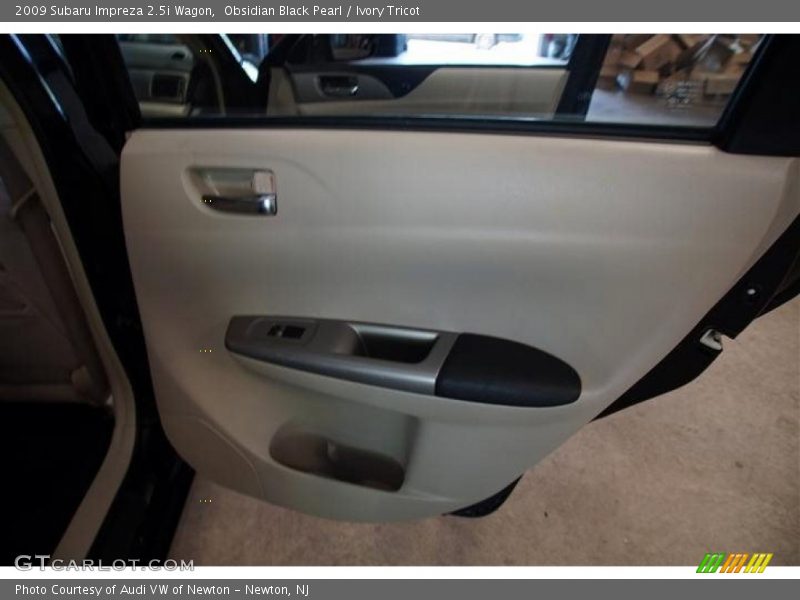 Obsidian Black Pearl / Ivory Tricot 2009 Subaru Impreza 2.5i Wagon