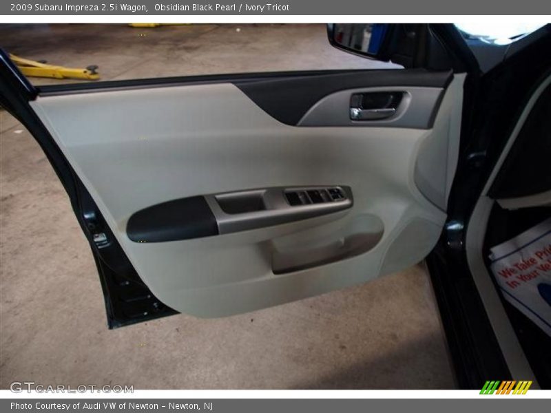 Obsidian Black Pearl / Ivory Tricot 2009 Subaru Impreza 2.5i Wagon