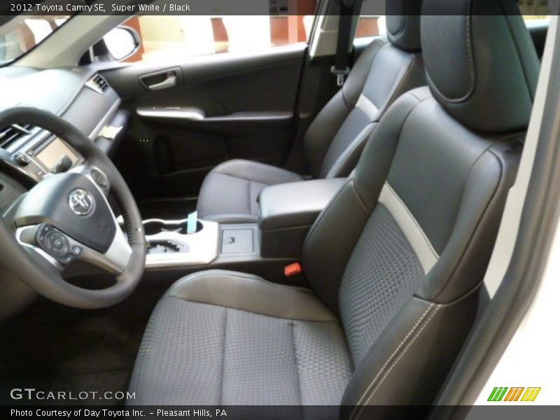 Super White / Black 2012 Toyota Camry SE