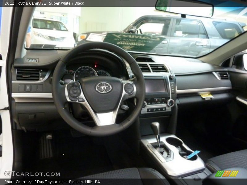 Super White / Black 2012 Toyota Camry SE