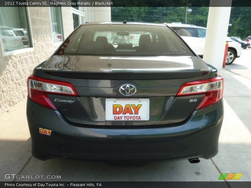 Magnetic Gray Metallic / Black/Ash 2012 Toyota Camry SE