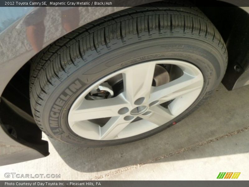 Magnetic Gray Metallic / Black/Ash 2012 Toyota Camry SE