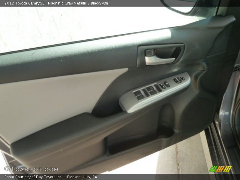 Magnetic Gray Metallic / Black/Ash 2012 Toyota Camry SE