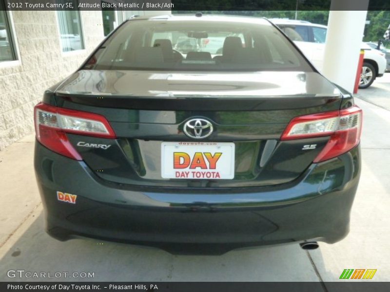Attitude Black Metallic / Black/Ash 2012 Toyota Camry SE