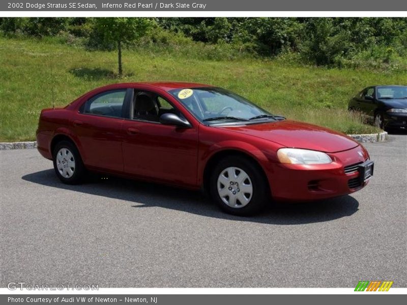 Inferno Red Pearl / Dark Slate Gray 2002 Dodge Stratus SE Sedan