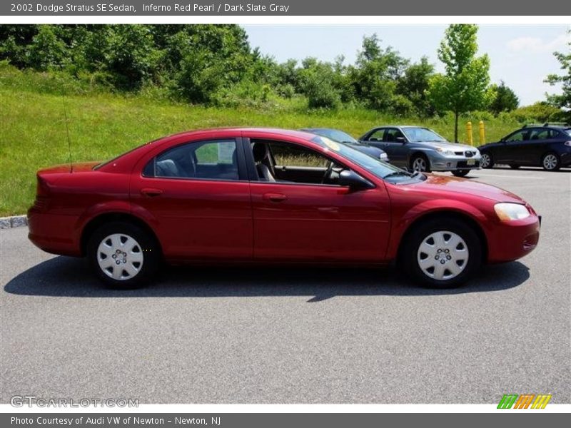 Inferno Red Pearl / Dark Slate Gray 2002 Dodge Stratus SE Sedan