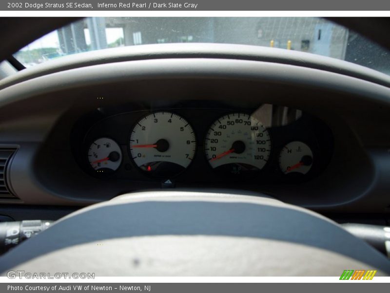 Inferno Red Pearl / Dark Slate Gray 2002 Dodge Stratus SE Sedan