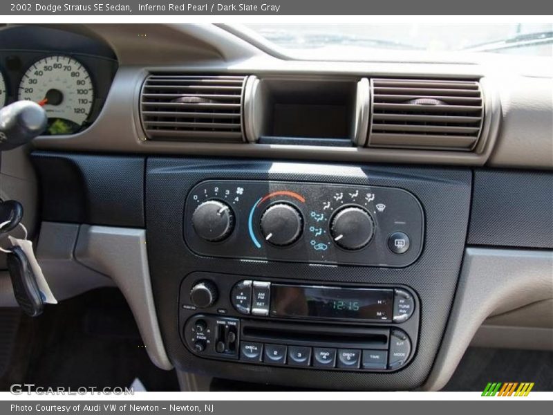 Inferno Red Pearl / Dark Slate Gray 2002 Dodge Stratus SE Sedan