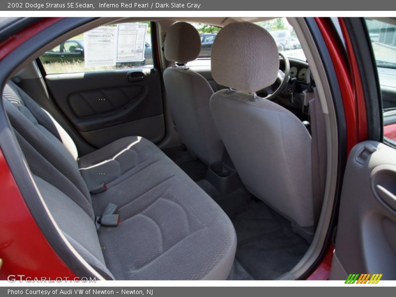 Inferno Red Pearl / Dark Slate Gray 2002 Dodge Stratus SE Sedan