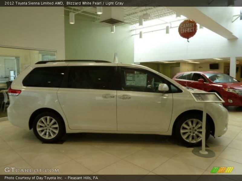 Blizzard White Pearl / Light Gray 2012 Toyota Sienna Limited AWD