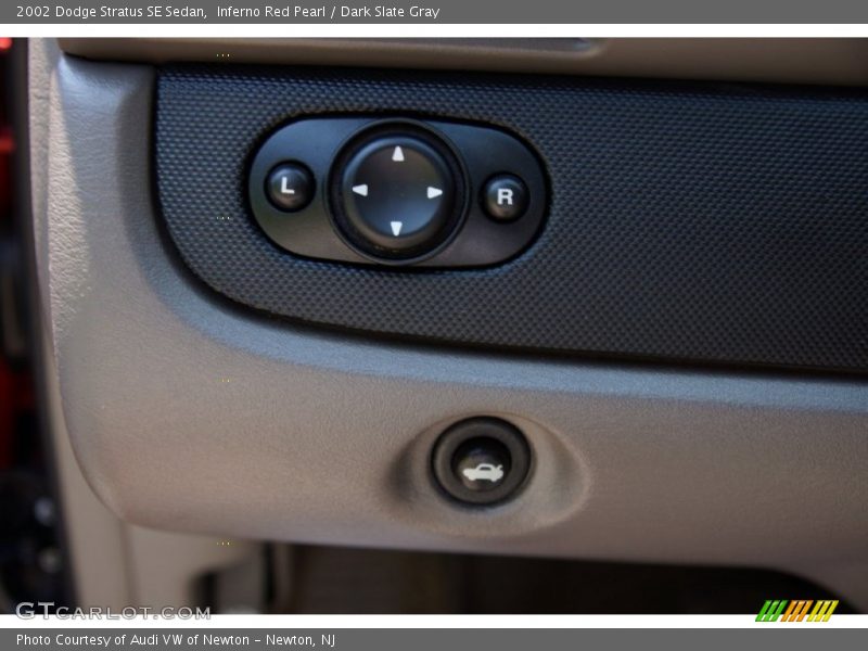 Inferno Red Pearl / Dark Slate Gray 2002 Dodge Stratus SE Sedan