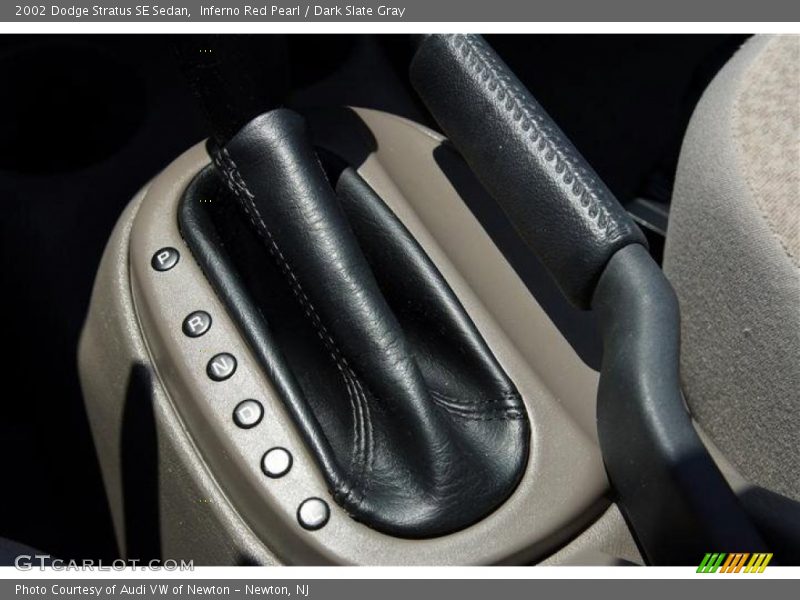Inferno Red Pearl / Dark Slate Gray 2002 Dodge Stratus SE Sedan