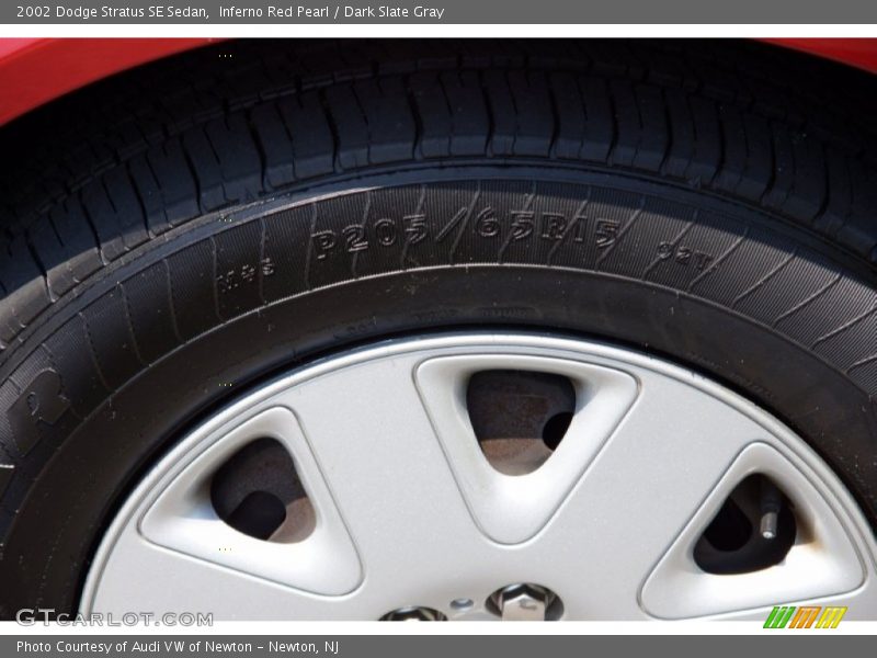 Inferno Red Pearl / Dark Slate Gray 2002 Dodge Stratus SE Sedan