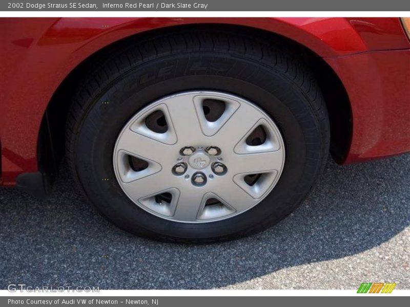 Inferno Red Pearl / Dark Slate Gray 2002 Dodge Stratus SE Sedan