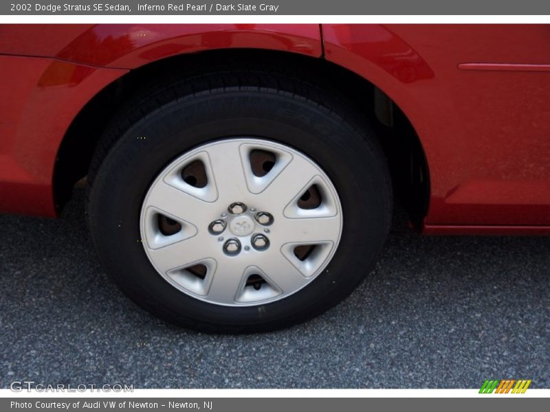 Inferno Red Pearl / Dark Slate Gray 2002 Dodge Stratus SE Sedan