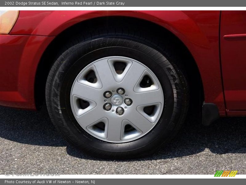Inferno Red Pearl / Dark Slate Gray 2002 Dodge Stratus SE Sedan