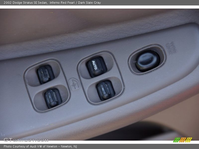 Inferno Red Pearl / Dark Slate Gray 2002 Dodge Stratus SE Sedan