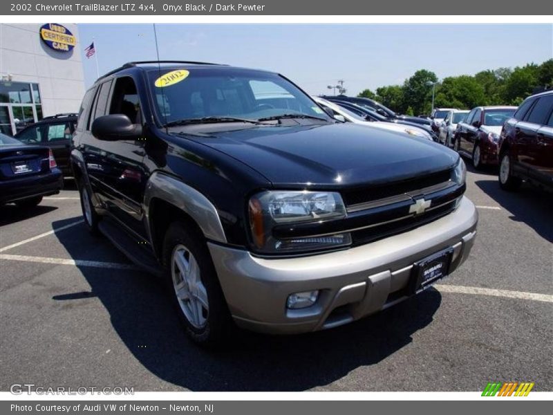 Onyx Black / Dark Pewter 2002 Chevrolet TrailBlazer LTZ 4x4